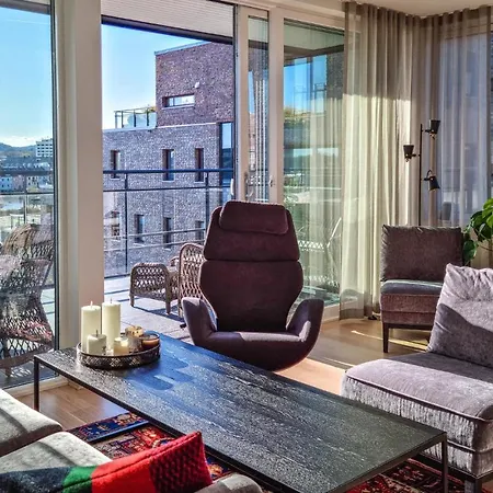 Apartament Gorgeous In With Kitchen